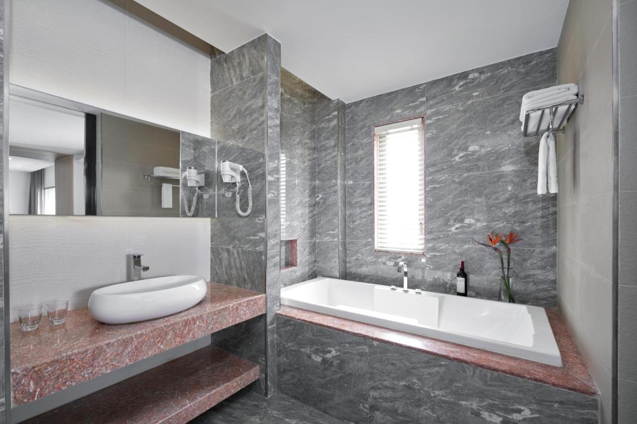 Oakwood Hotel & Apartments Saigon Ho Chi Minh City Exterior photo